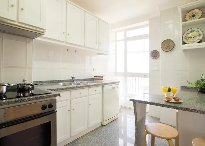 Sunny 4 Bedroom - With View קוימברה