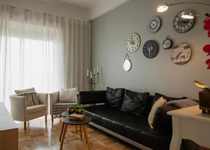 Sunny 4 Bedroom - With View