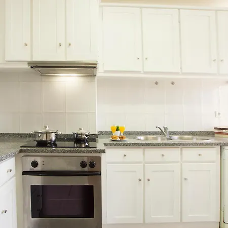 Sunny 4 Bedroom - With View Apartment