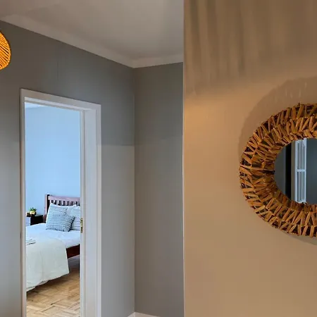 Sunny 4 Bedroom - With View *