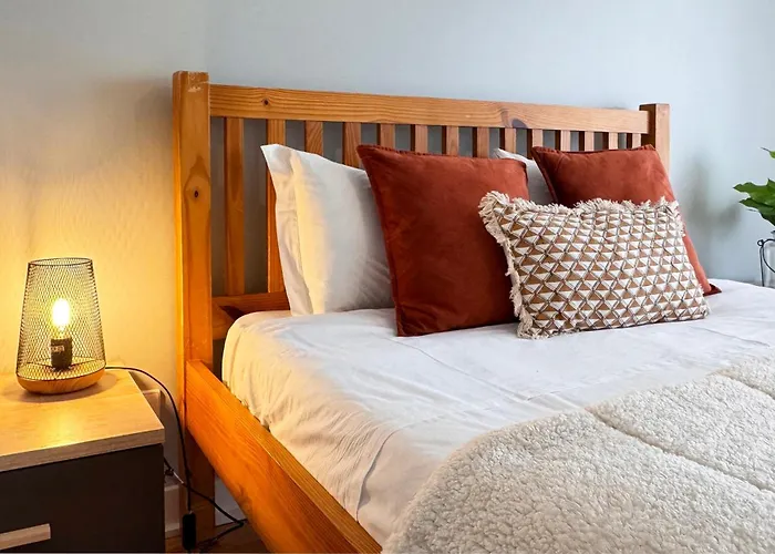 Sunny 4 Bedroom - With View קוימברה